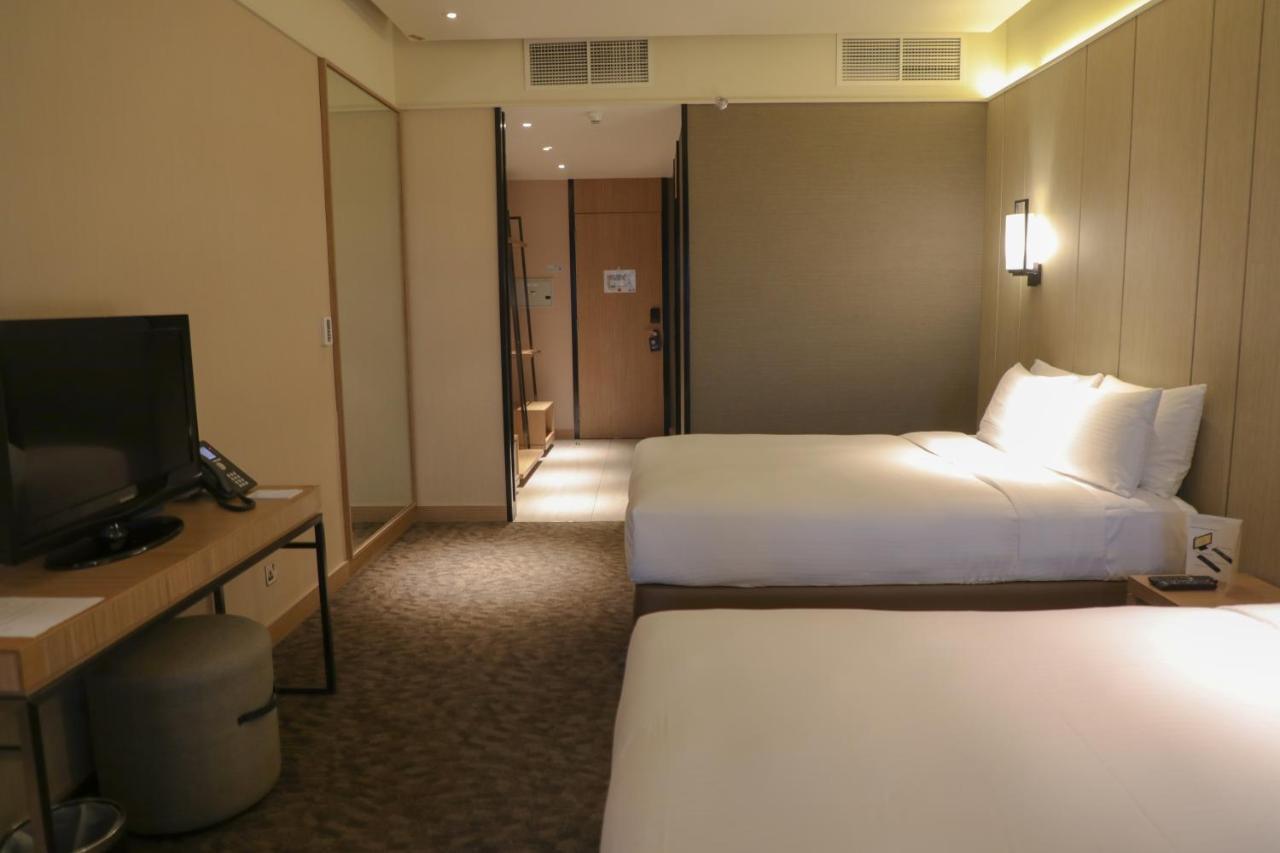 Airport T1 International Departures Hotel 3*